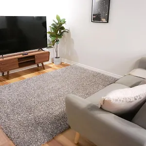 Apartment Cozy In Ahuntsic With Free Parking And Near Metro Station, Montreal